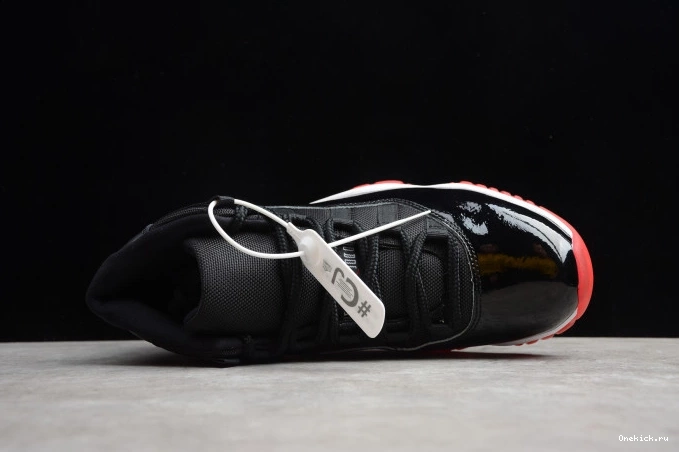 One Kick Air Bred(2019) 378037-061 11 Jordan 0812